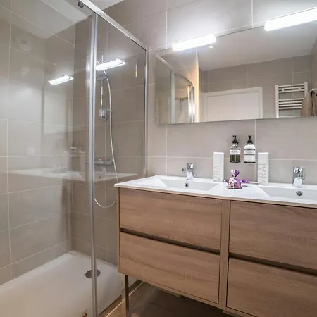 Apartamento Casa-jardin Secret: Climatise Avec Piscine Juan-les-Pins