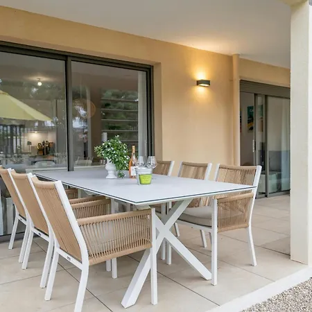 Apartamento Casa-jardin Secret: Climatise Avec Piscine